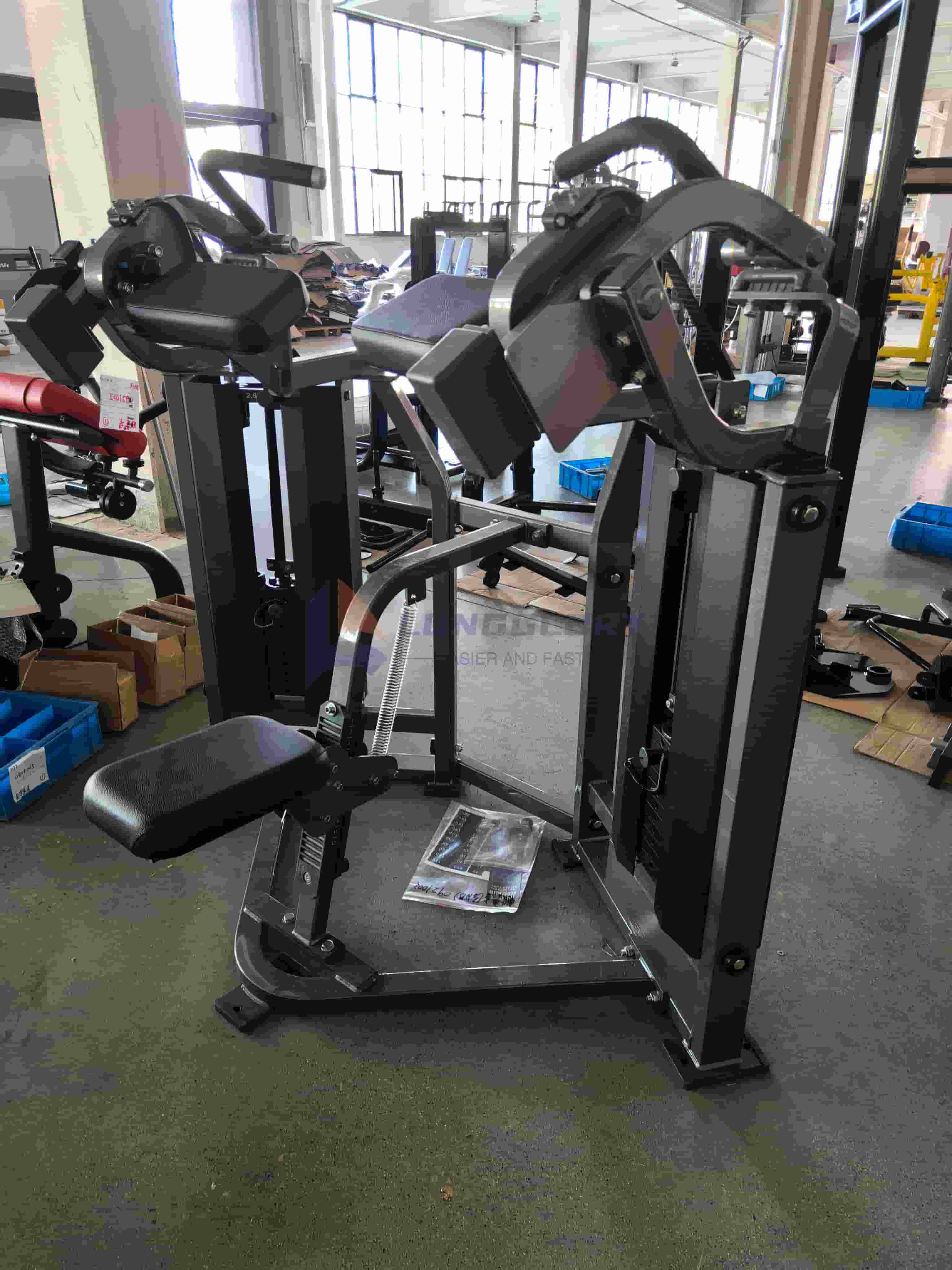 Iso Lateral Biceps Machine